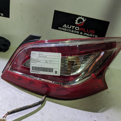 2013-2017 Nissan Altima Right Taillight