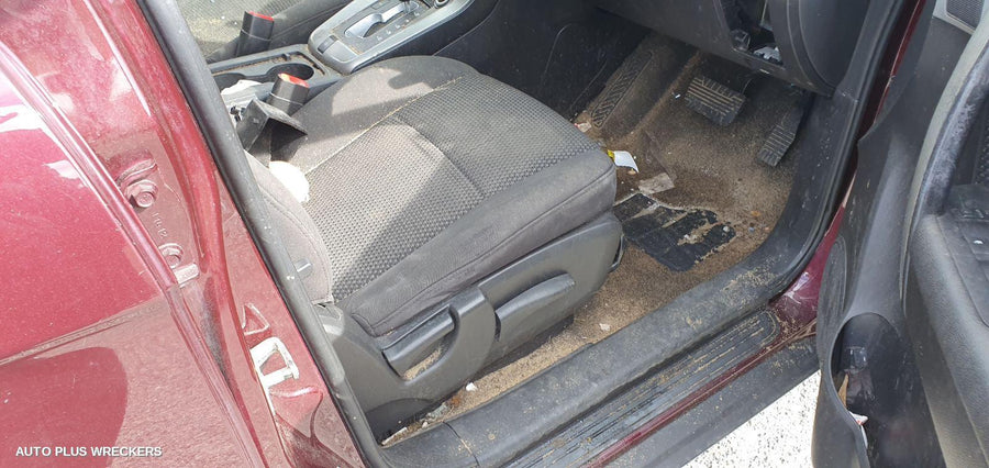 2012 HOLDEN CAPTIVA RIGHT FRONT WINDOW REG MOTOR