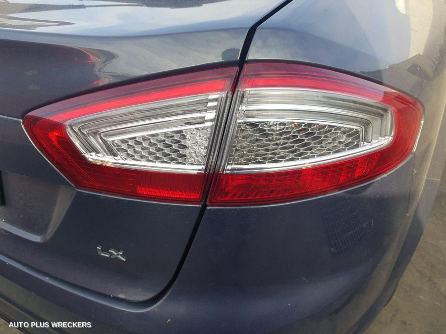 2013 Ford Mondeo Parcel Shelf