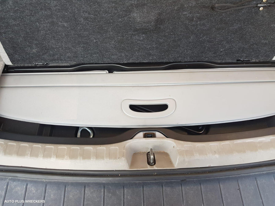 2004 Toyota Kluger Right Front Door