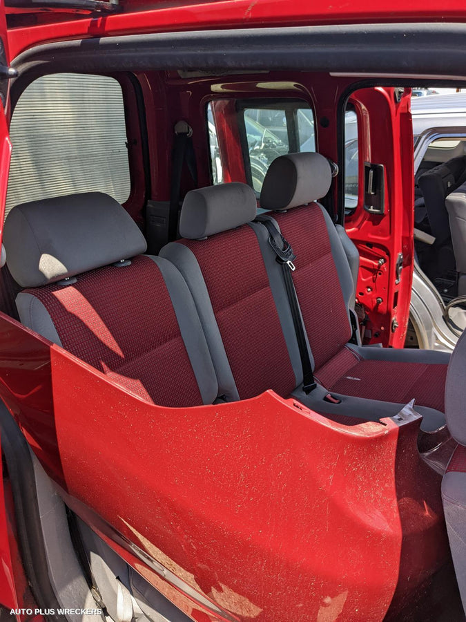 2006 Volkswagen Caddy Left Guard