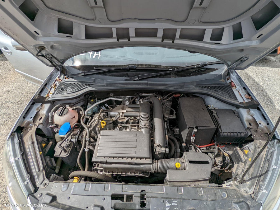 2016 Skoda Yeti Left Front Door