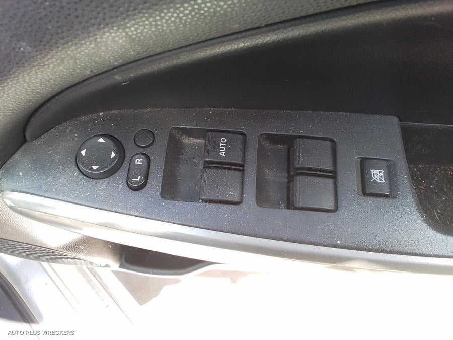 2008 Mazda 2 Left Taillight