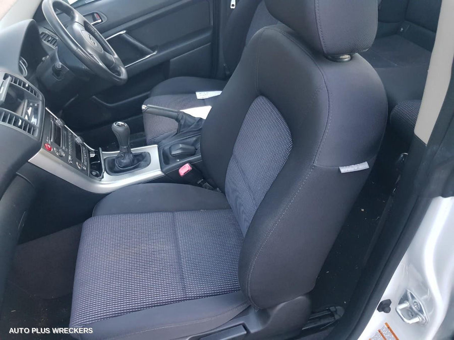 2006 Subaru Outback Right Guard