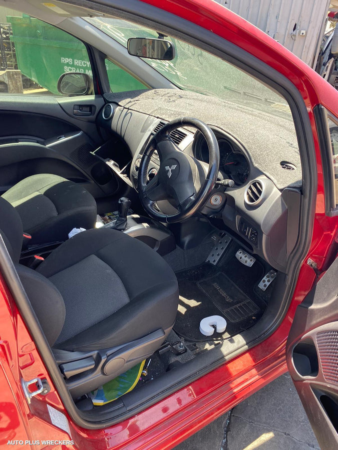 2011 Mitsubishi Colt Right Front Door