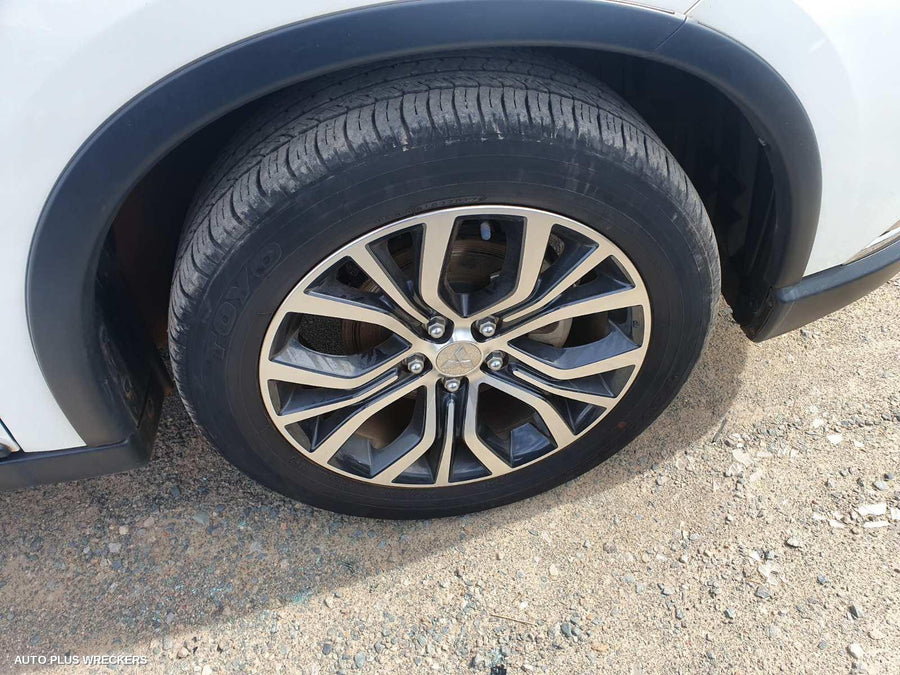 2017 Mitsubishi Outlander Column