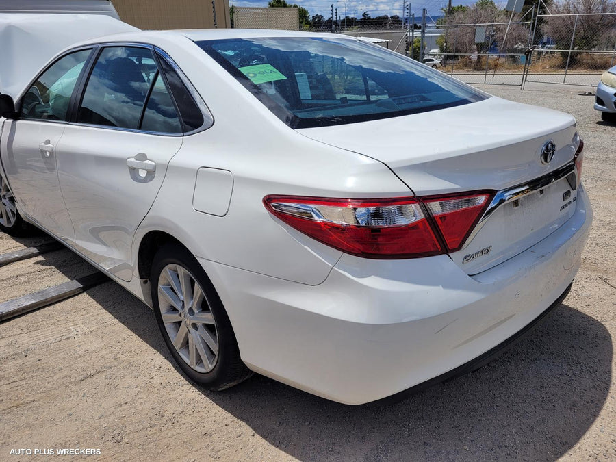 2015-2017 Toyota Camry Right Guard