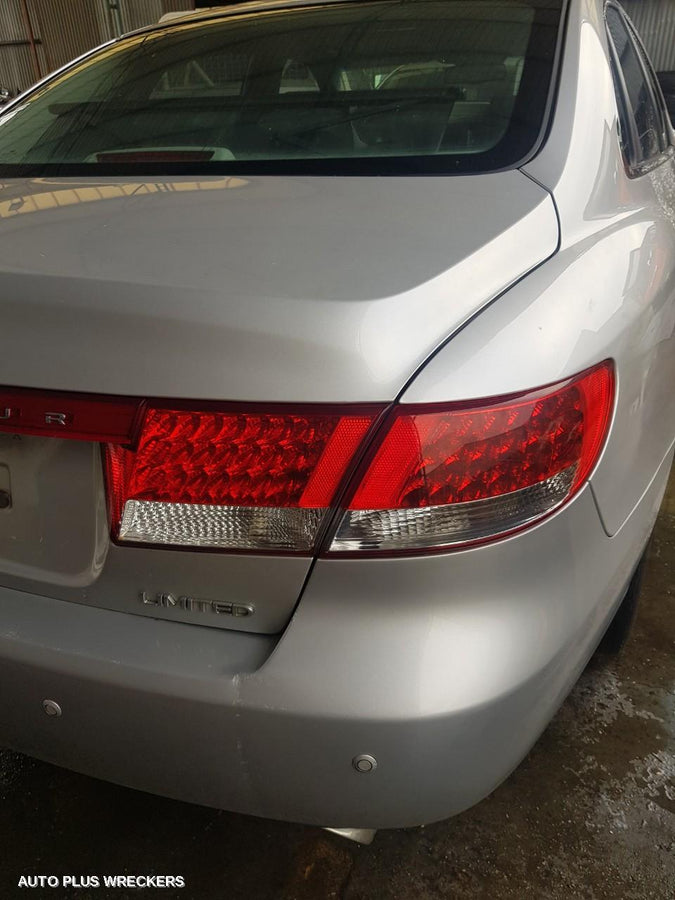 2006-2011 Hyundai Grandeur Right Rear Door Sliding