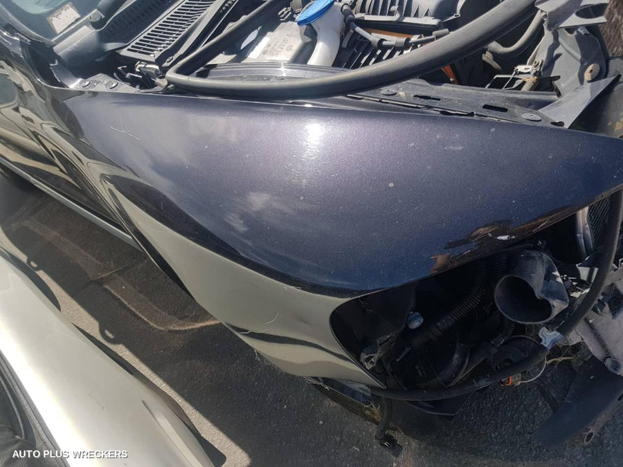 2004 Volkswagen Touareg Left Rear Door Sliding