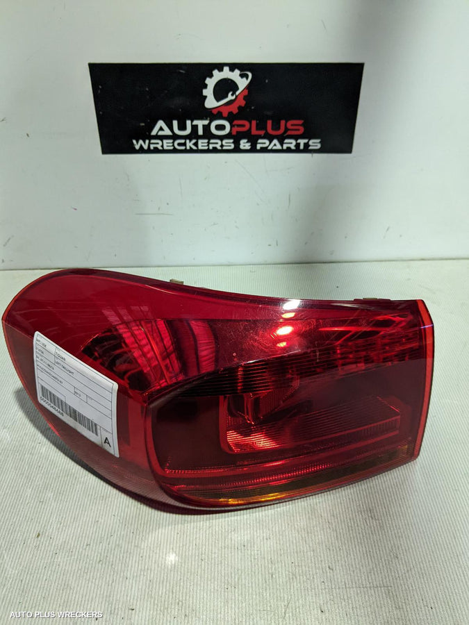 2012 Volkswagen Tiguan Left Taillight