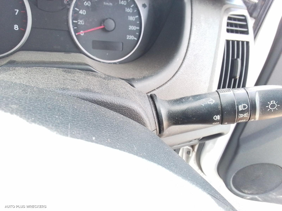 2013 Hyundai I20 Left Front Door