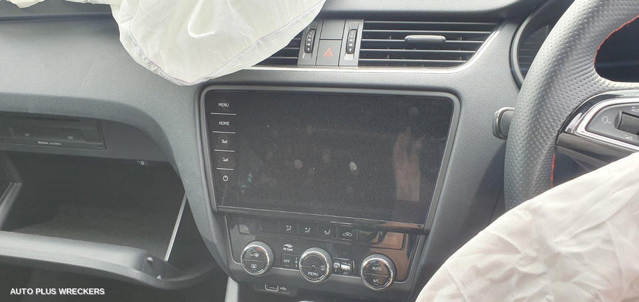 2020 Skoda Octavia Left Front Window Reg Motor