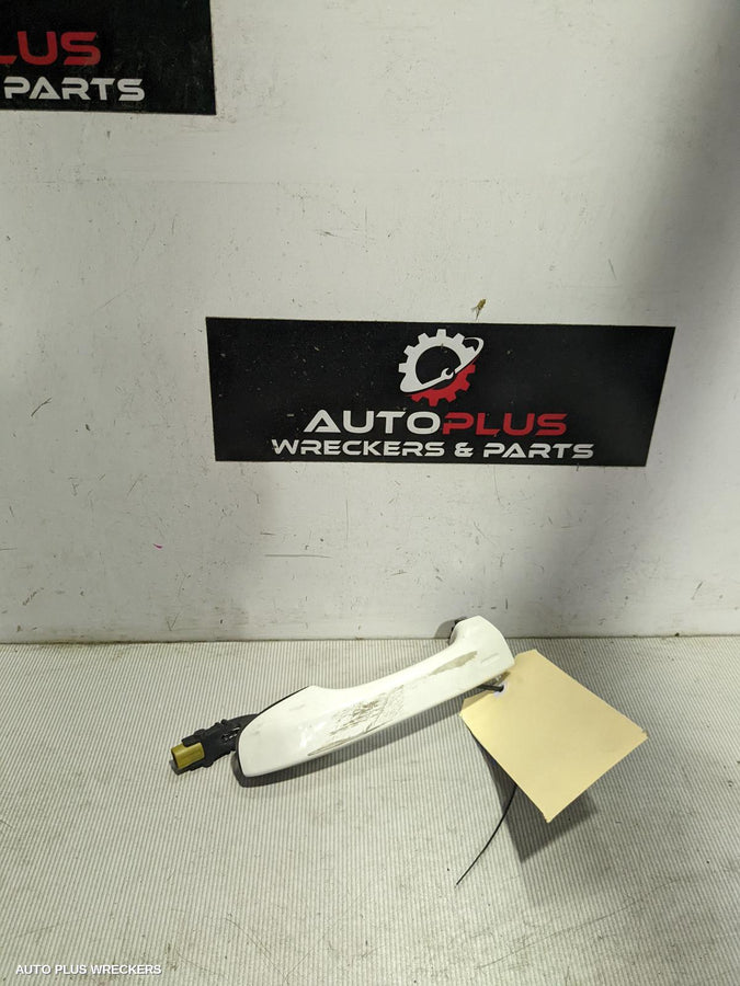 2016 Volkswagen Tiguan Door Handle