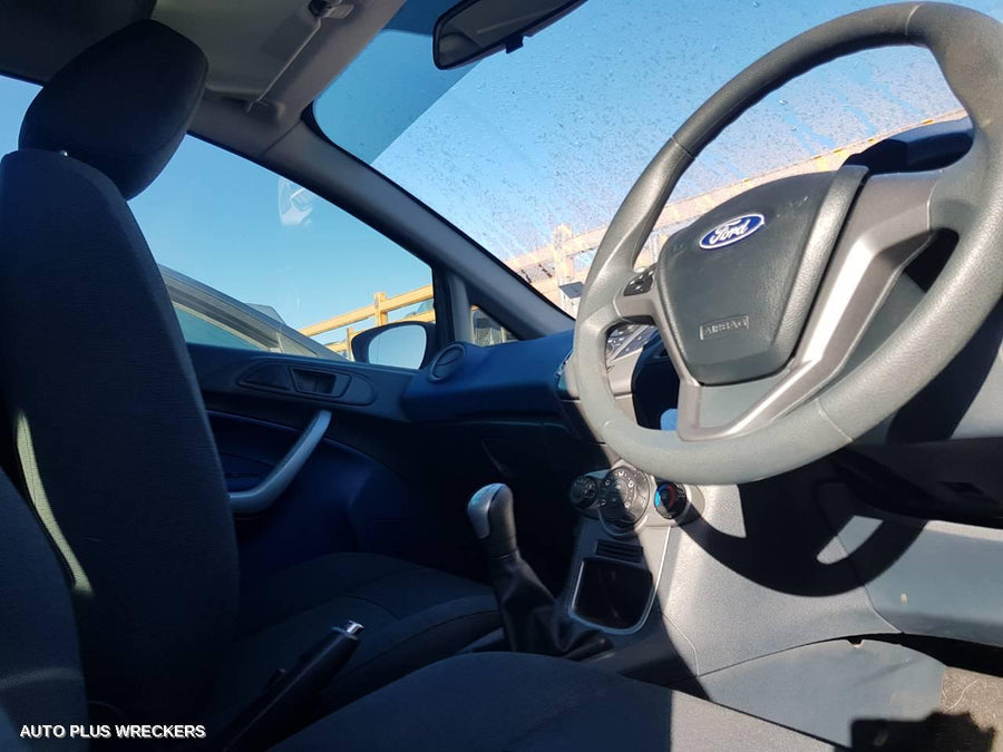 2009 Ford Fiesta Right Front Door