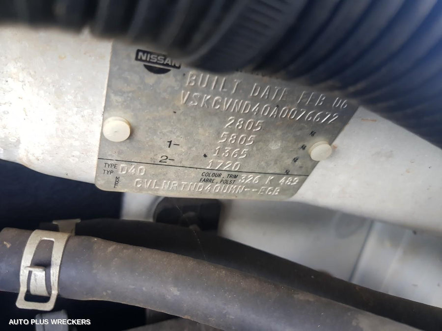 2006 Nissan Navara Right Front Door Window