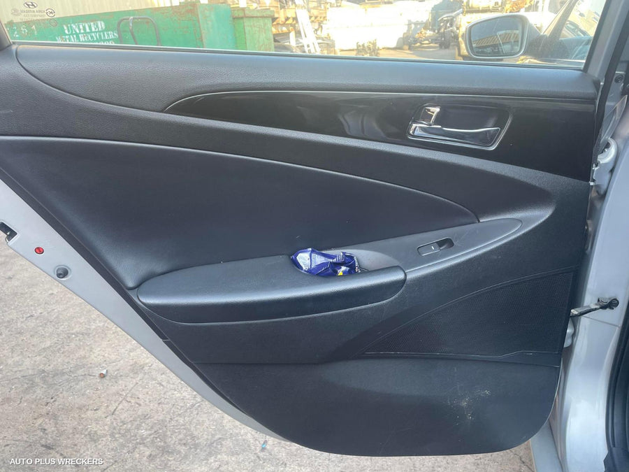 2011 HYUNDAI I45 DOOR HANDLE