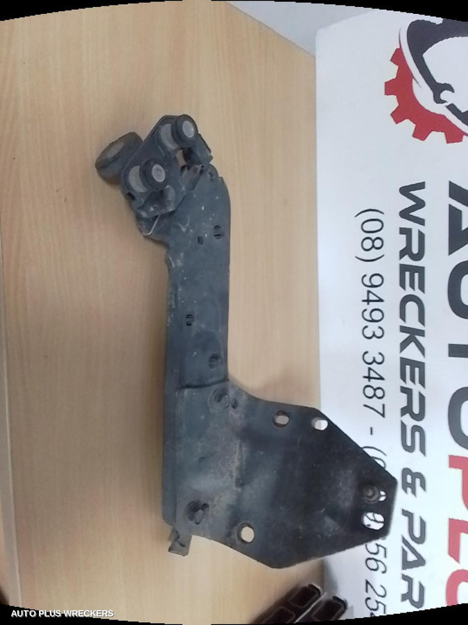2006-2014 Kia Carnival/grand Carnival Door Hinge Runner