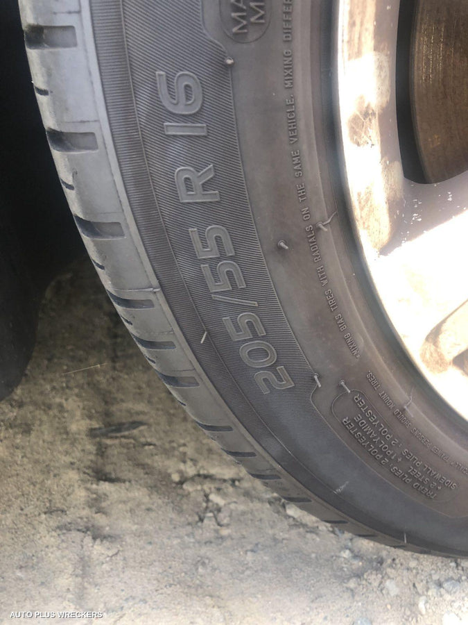 2013 Peugeot 308 Right Rear Door Sliding