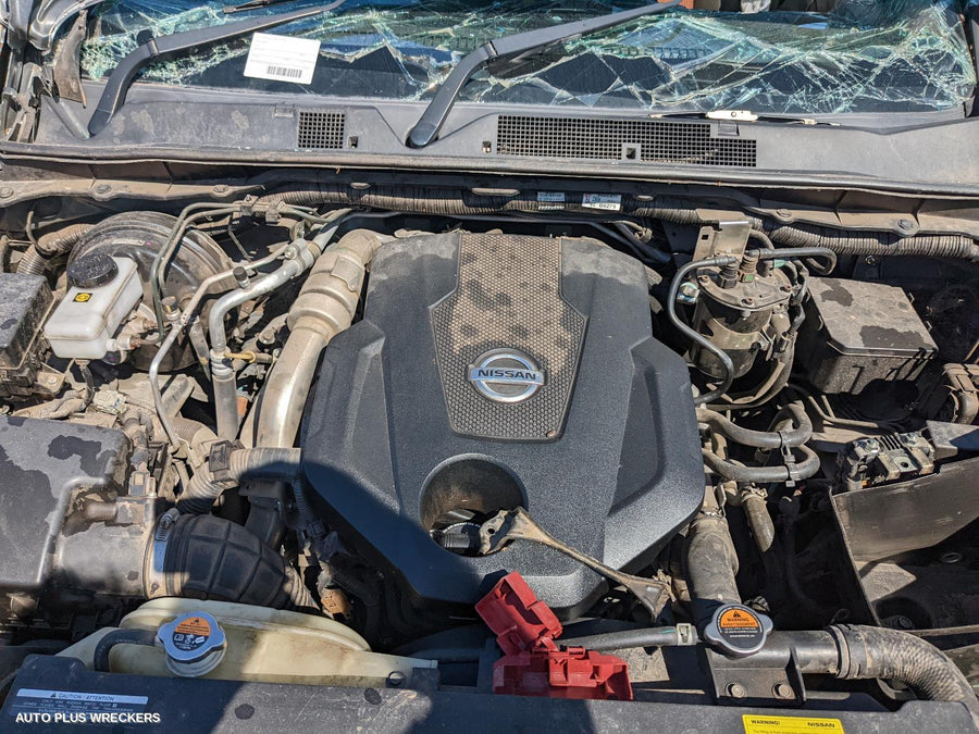 2020 Nissan Navara Headrest