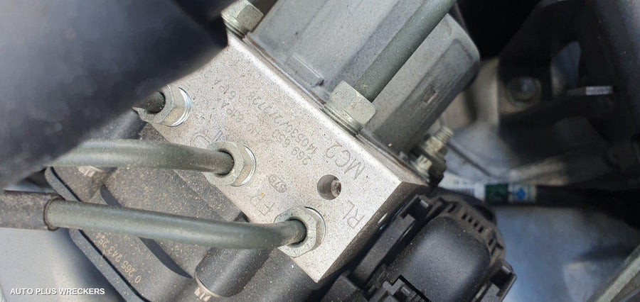 2014 SUZUKI SWIFT OVERFLOW BOTTLE