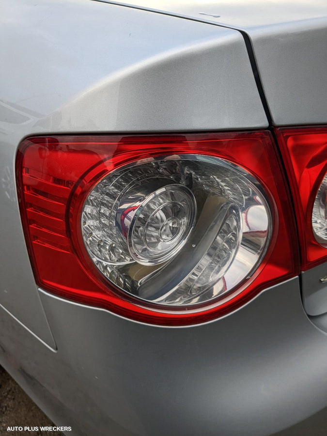 2006 Volkswagen Jetta Bonnet