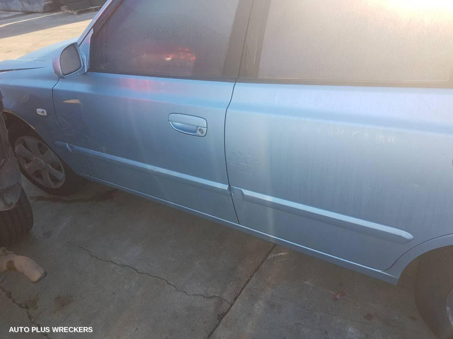 2005 Hyundai Accent Left Taillight