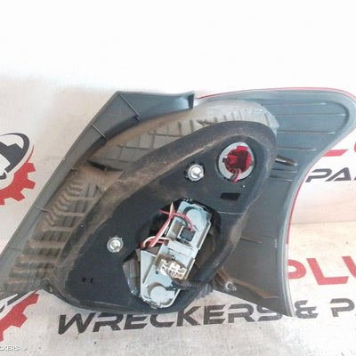 2006 Toyota Yaris Left Taillight