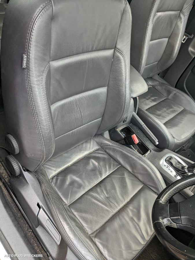 2006 Volkswagen Jetta Bonnet