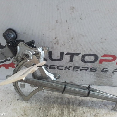 2006 Toyota Hiace Right Front Window Reg Motor