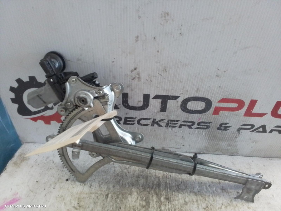 2006 Toyota Hiace Right Front Window Reg Motor