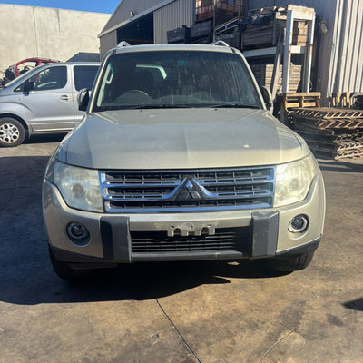 2006-2014 Mitsubishi Pajero Headrest