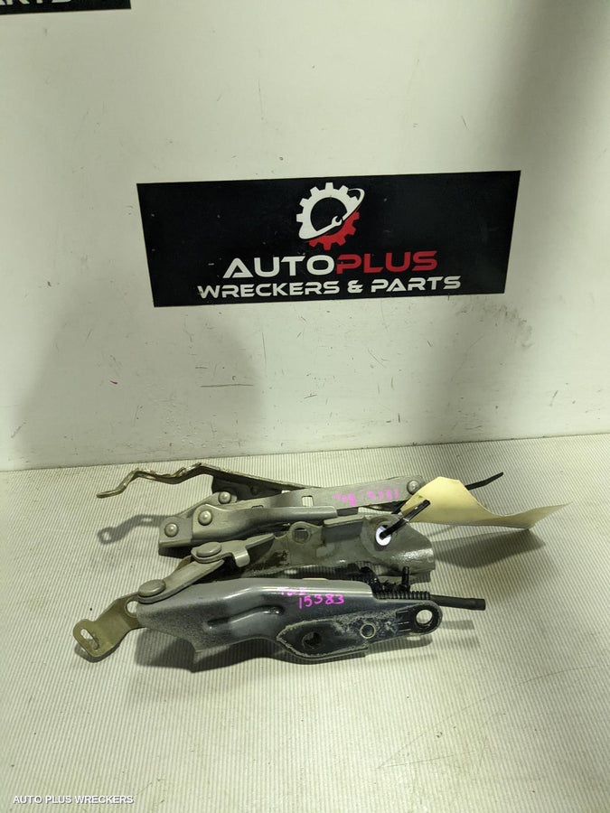 2007 SUBARU LIBERTY BONNET HINGE STRUT