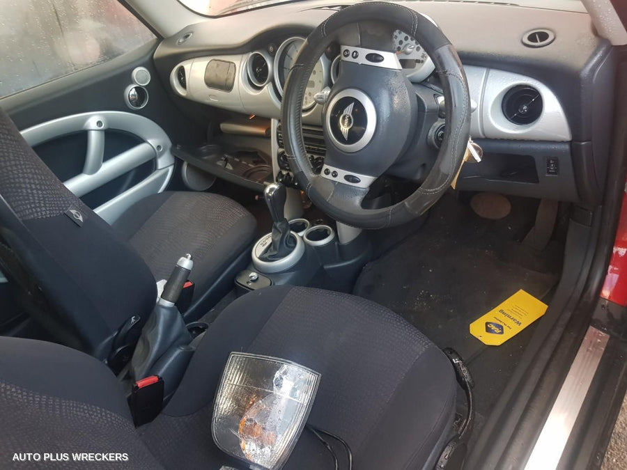 2003 Mini Cooper Right Guard