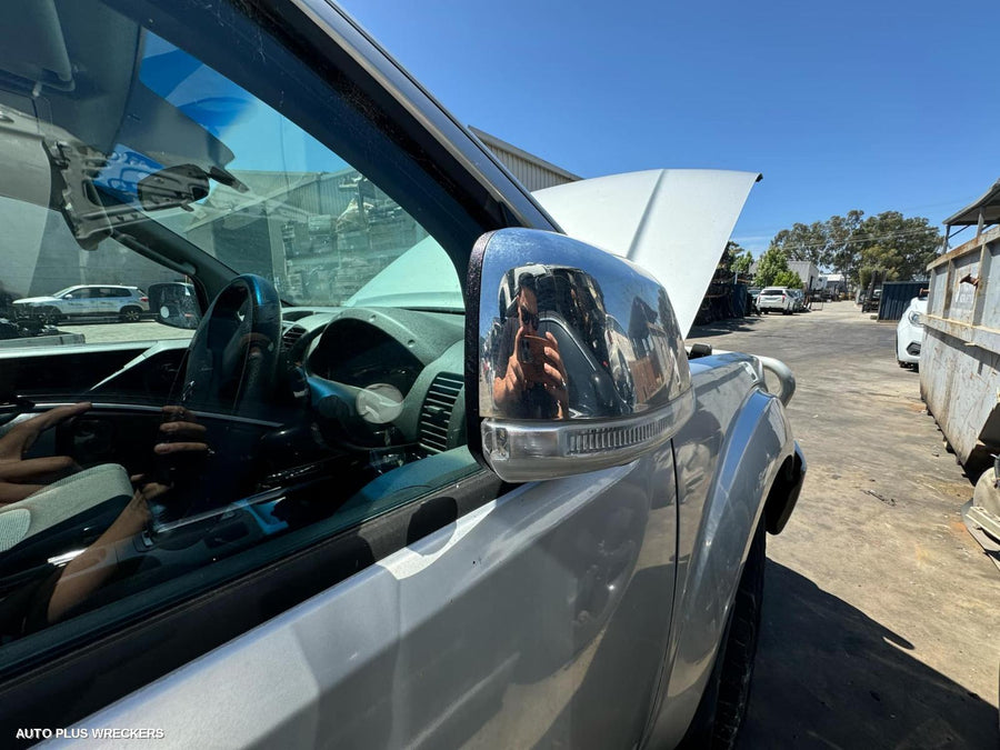 2009 Nissan Navara Rear Garnish