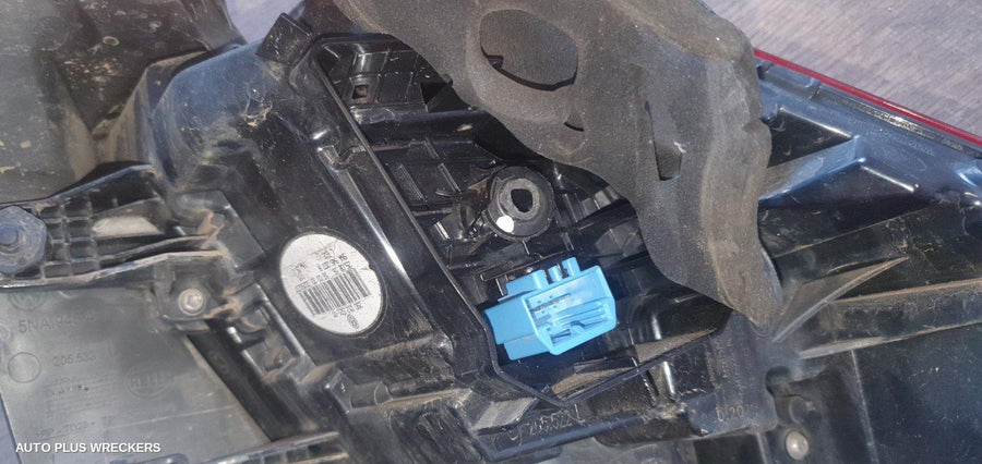 2016 VOLKSWAGEN TIGUAN LEFT TAILLIGHT