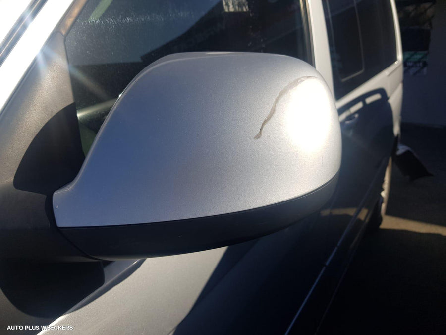 2010 Volkswagen Transporter Right Front Door Window