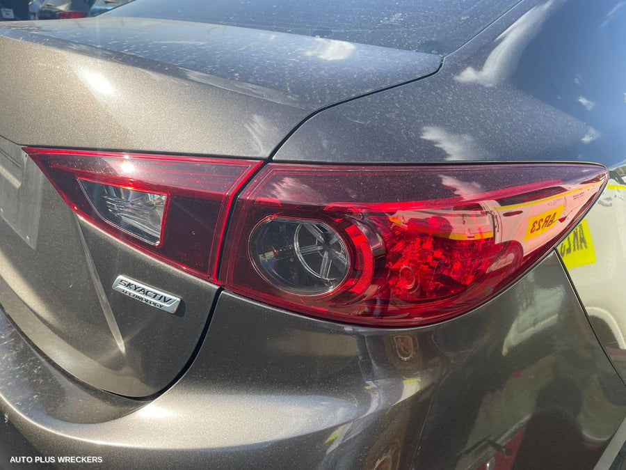 2013-2019 Mazda 3 Right Rear Door Window