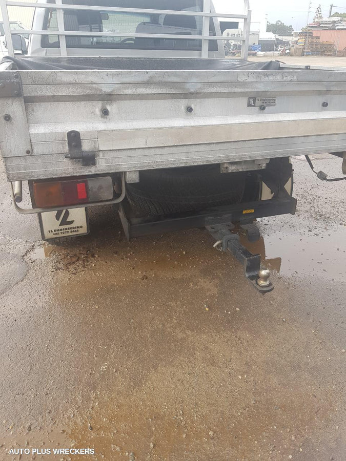 2009 Nissan Navara Bonnet Scoop