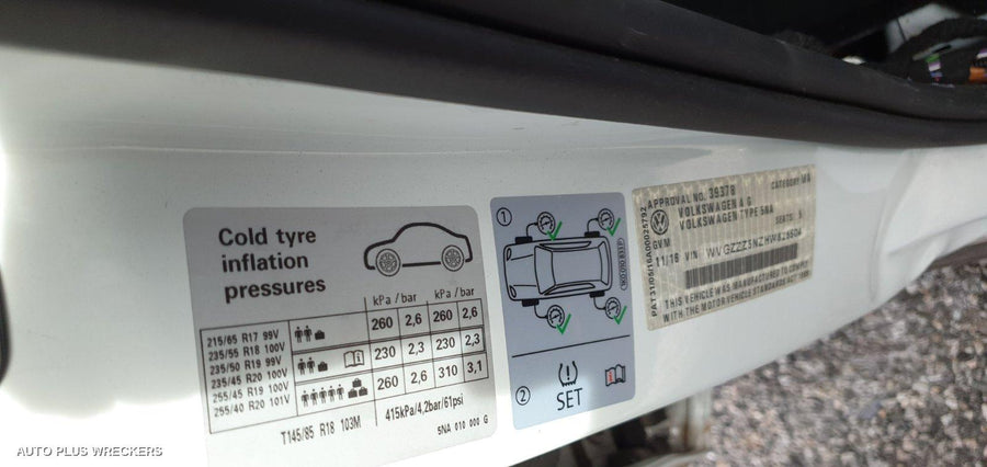2016 Volkswagen Tiguan Door Handle