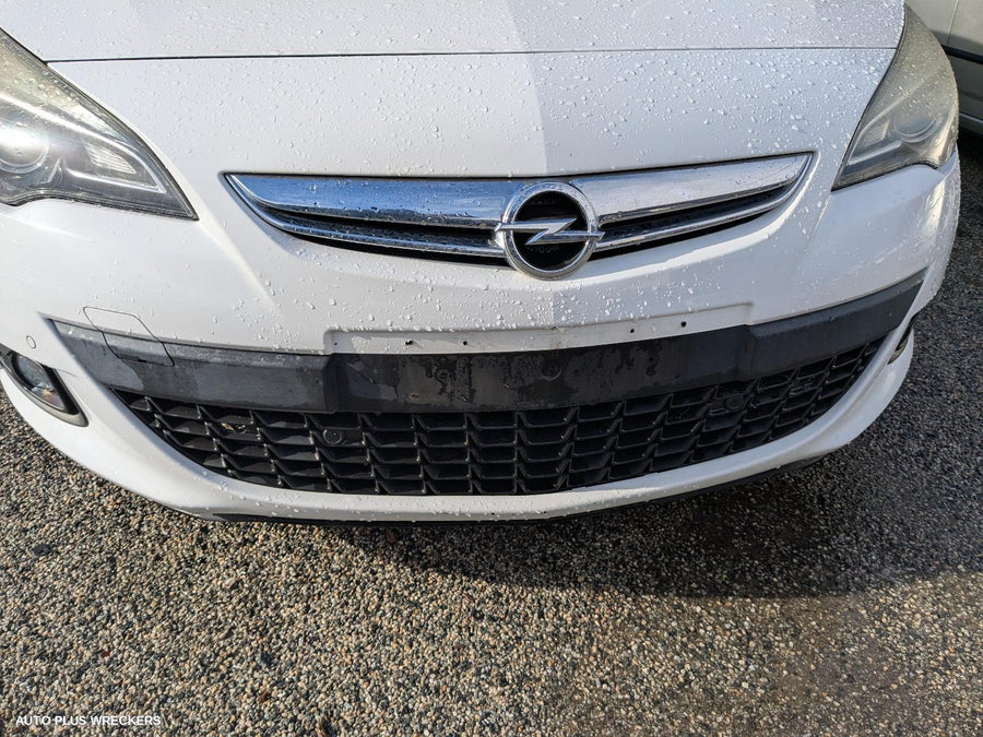 2013 Opel Astra Console