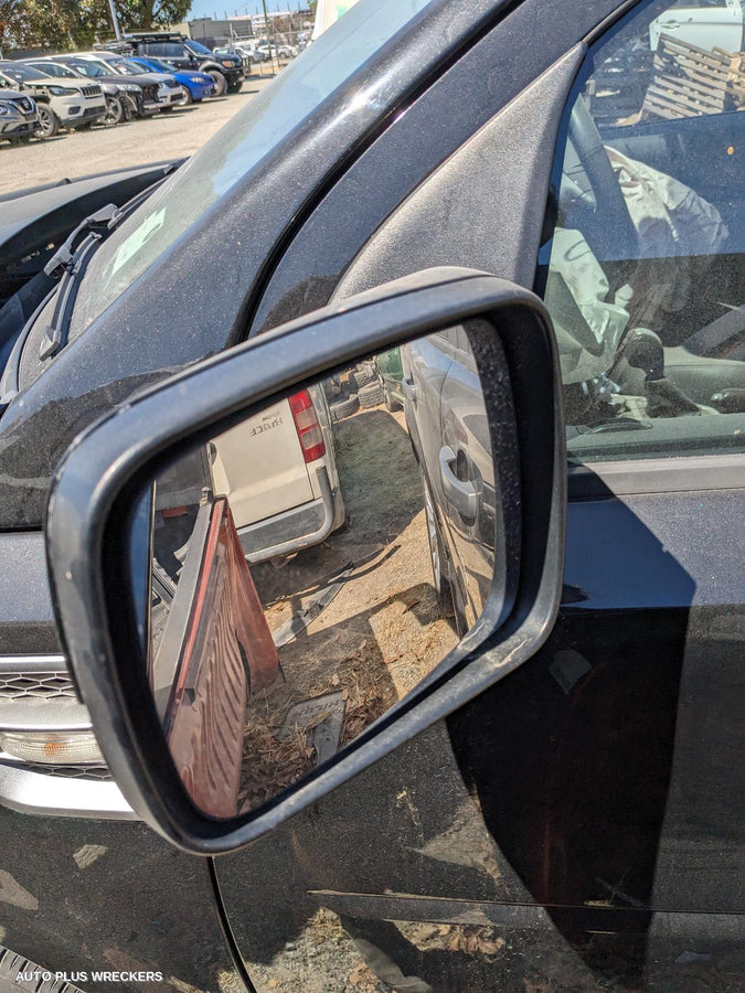 2011 Land Rover Freelander Left Taillight