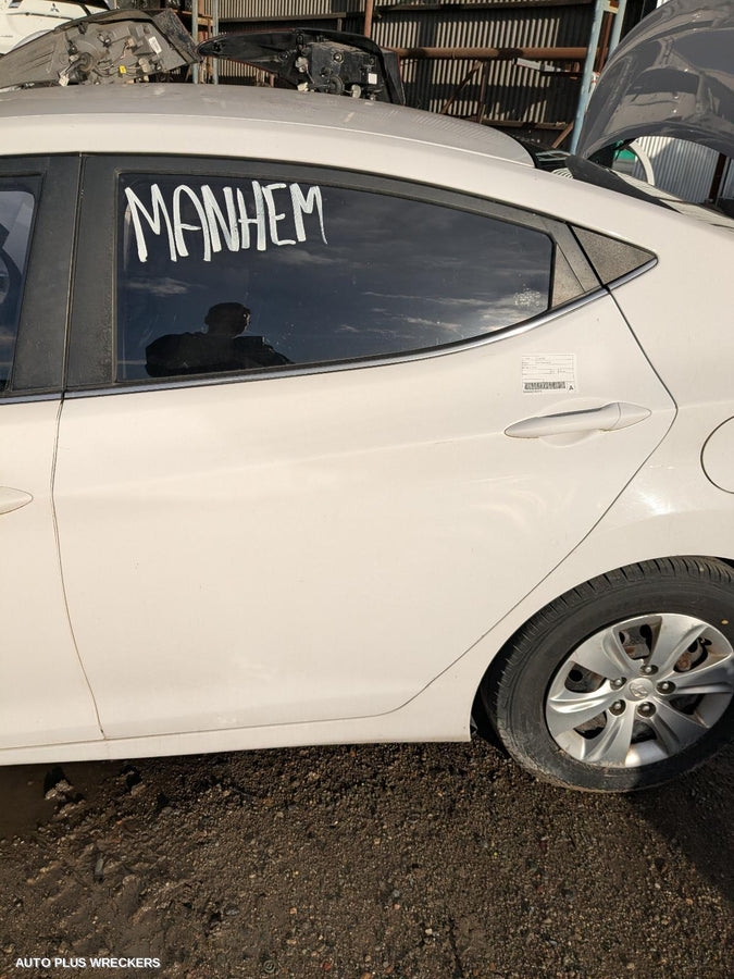 2013 Hyundai Elantra Left Rear Door Sliding