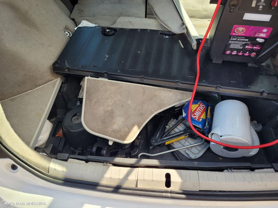 2010 Toyota Prius Left Front Door