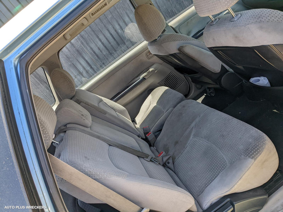 2005 Mitsubishi Grandis Bonnet