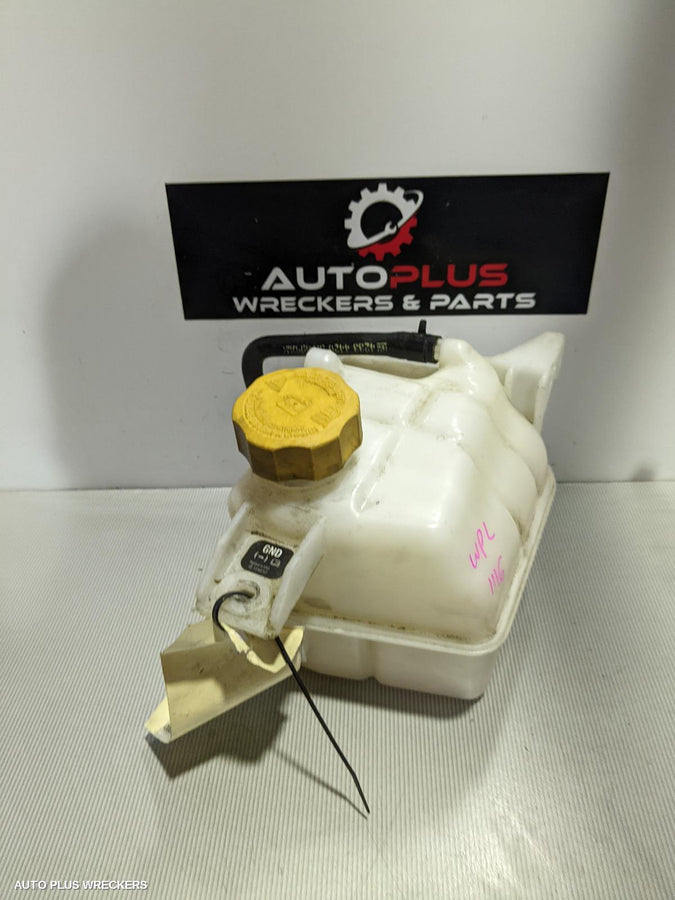 2016 Holden Captiva Overflow Bottle