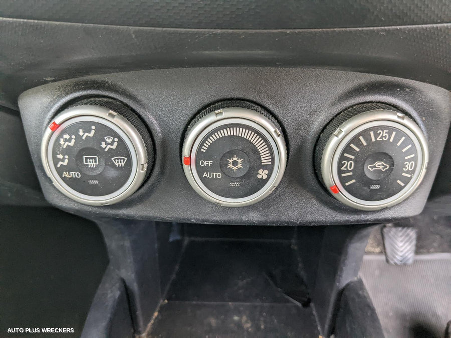 2008 Mitsubishi Outlander Right Front Door Window