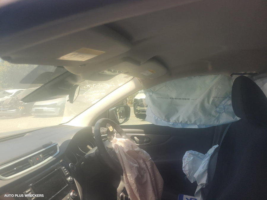 2020 Nissan Qashqai Right Front Door Window