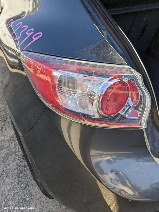 2010 Mazda 3 Left Front Door