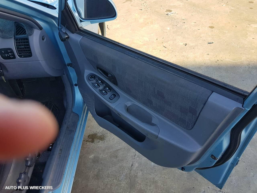 2003-2006 Hyundai Accent Left Taillight
