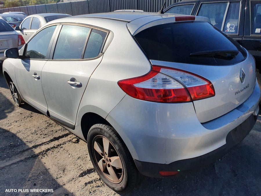 2012 Renault Megane Left Guard